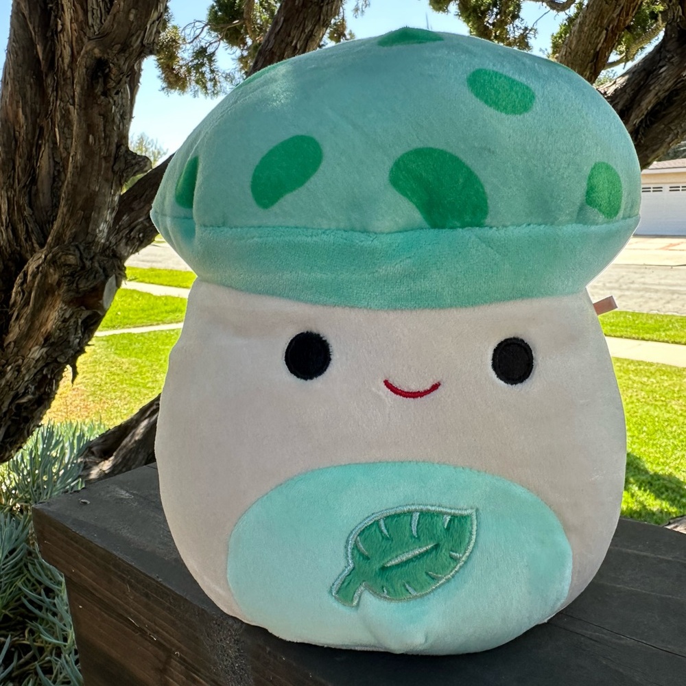 Squishmallow Sydney the Mint Green Leaf Mushroom Plush 8"